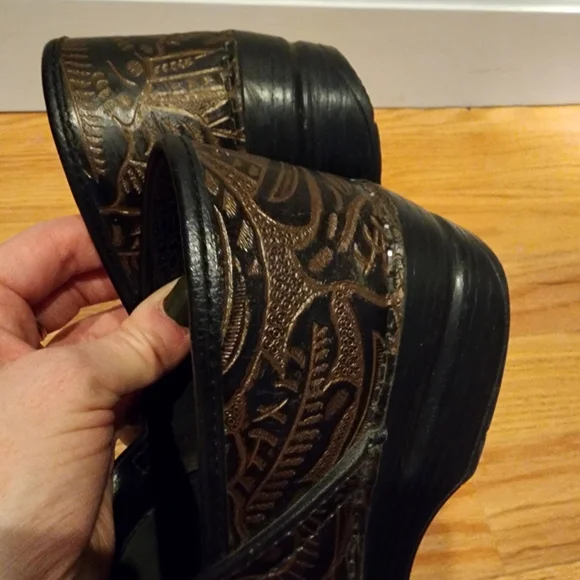 Dansko clogs - Picture 5 of 8